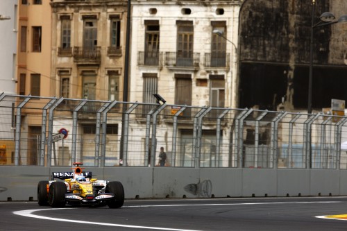 F. Alonso liks „Renault“?