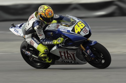 MotoGP: V. Rossi nutraukė C. Stonerio „pole“ seriją