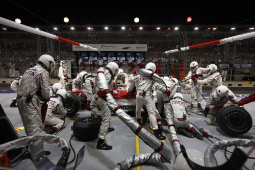 „Toyota“ užprotestavo Singapūro GP rezultatus