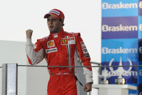 „McLaren“ giria F. Massą