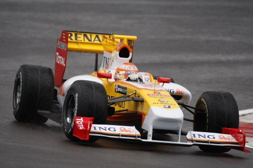 Naujasis „Renault“ bolidas kelia problemų?