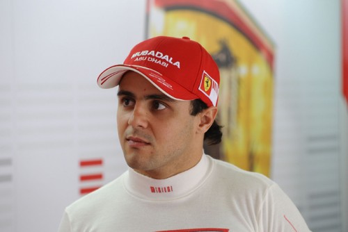 F. Massa neatsisako pretenzijų į titulą
