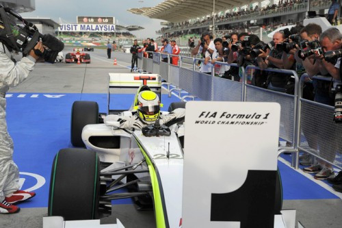 „Brawn“ pilotų atsakas F. Briatore