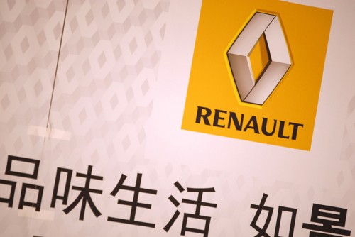 „Renault“ FIA pažadėjo likti „Formulėje-1“