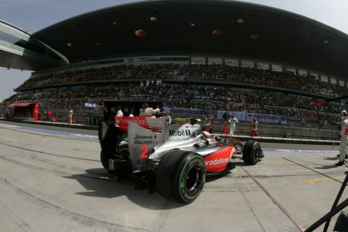 B. Ecclestone'as: R. Denniso pasitraukimas nepadės „McLaren“