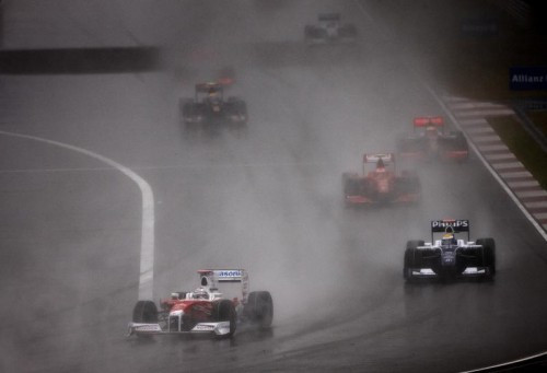 FOTA reikalauja derybų su FIA