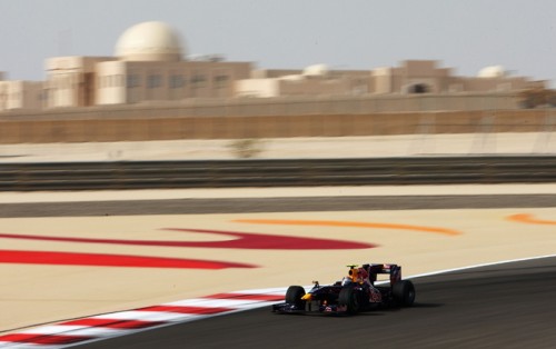 „Formulė-1“ vėl raginama nevykti į Bahreiną
