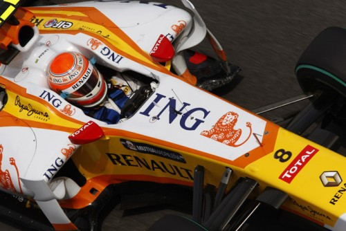 „Renault“ ir N. Piquet nekomentuoja FIA tyrimo