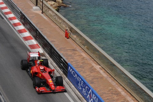 „Ferrari“ vadovas giria K. Raikkoneną