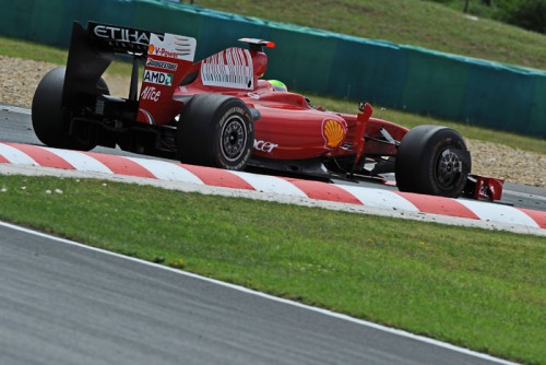 „Ferrari“ atsiveš kiek patobulintą bolidą
