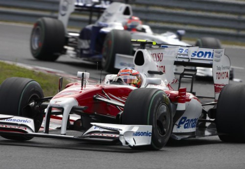 „Toyota“ ir „Mercedes“ lieka „Formulėje-1“