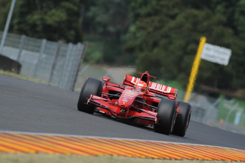 M. Schumacheris vėl vairuos „Ferrari F2007“