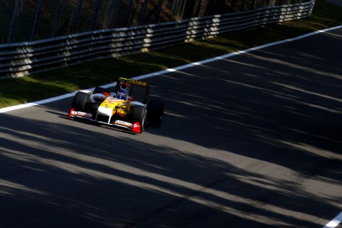 Piktinamasi lengvu „Renault“ išsisukimu
