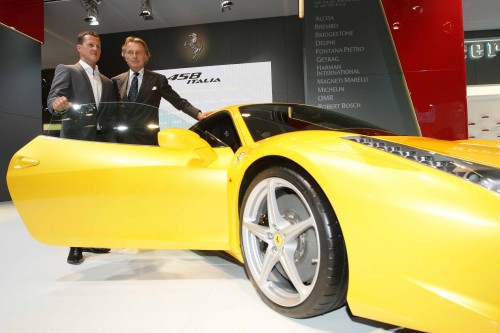„Ferrari“ nestos skersai kelio M. Schumacheriui