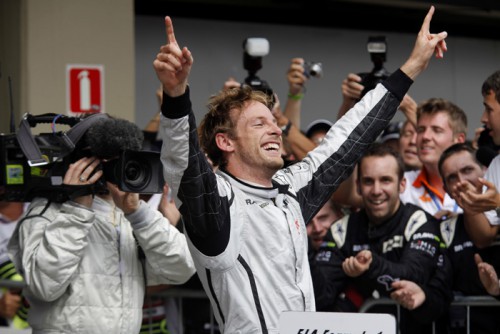 J. Buttonas gali pereiti į „McLaren“