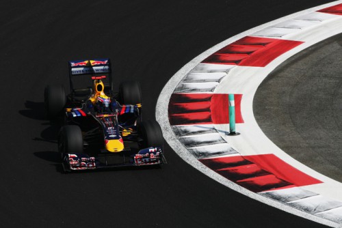 „AMuS“: „Red Bull“ toliau naudos „Renault“ variklius