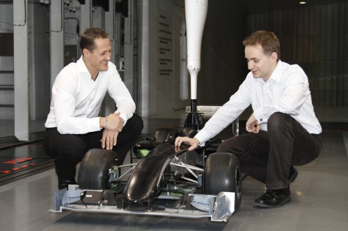 M. Schumacheris: „Mercedes“ dar labiau trokšta pergalių
