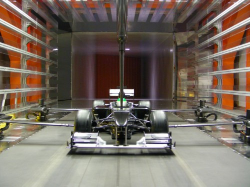 „Lotus“ bolidas trasoje pasirodys vasario 17 d.