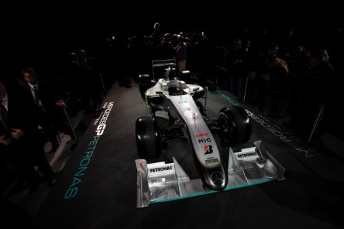 “Mercedes” bolidą pristatys vasario 1 d.