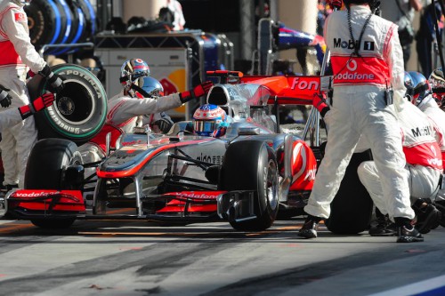 J. Buttonas: „McLaren“ Melburne bus stipresni