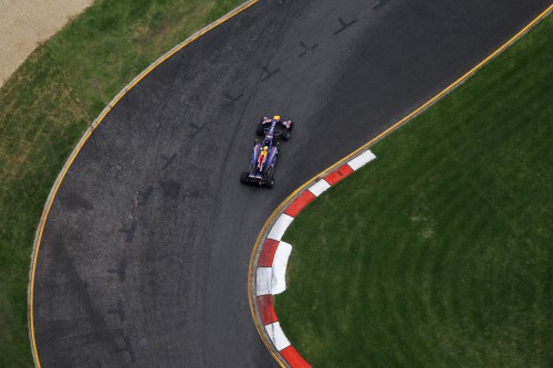 L. Hamiltonas ir F. Alonso stebisi „Red Bull“ greičiu