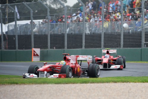 „Ferrari“ lenktynininkams nebuvo leista varžytis tarpusavyje