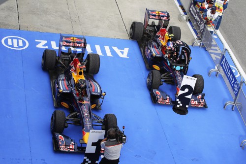 „Red Bull“ toliau įtariama aktyvios pakabos naudojimu 