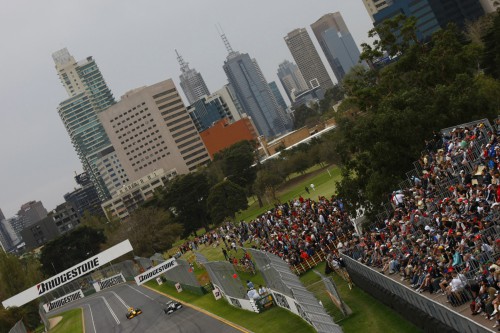 Australijoje raginama atsisakyti F-1 lenktynių