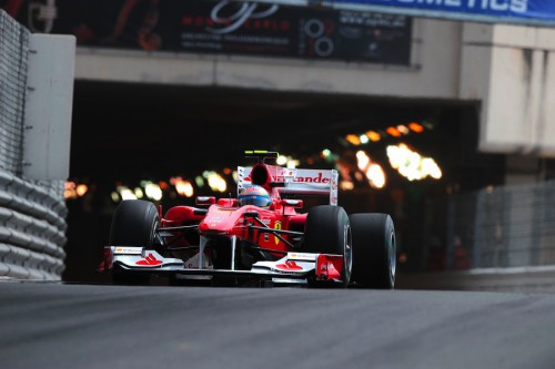 F. Alonso nepatenkintas L. di Grassi pasipriešinimu