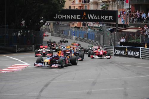 2011 m. F-1 – 107% taisyklė ir valdomi galiniai sparnai