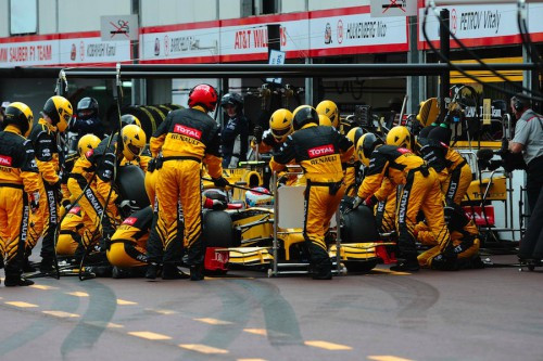 „Mercedes“ ir „Renault“ – piniginės baudos
