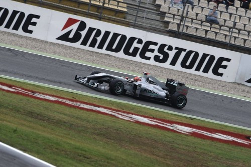 Bernie: M. Schumacheris „Red Bull“ skintų pergales