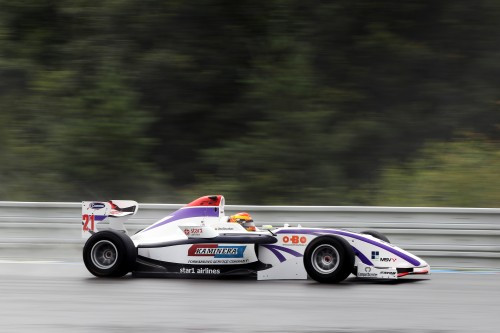 F-2. K. Vasiliauskas nusileido tik rusui