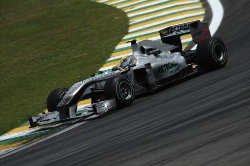 M. Schumacheris praleido N. Rosbergą į priekį