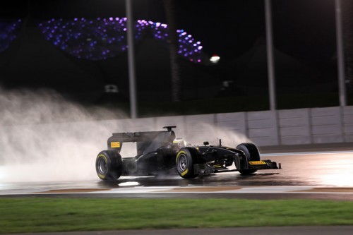 „Pirelli“ lietaus padangas bando vakarais
