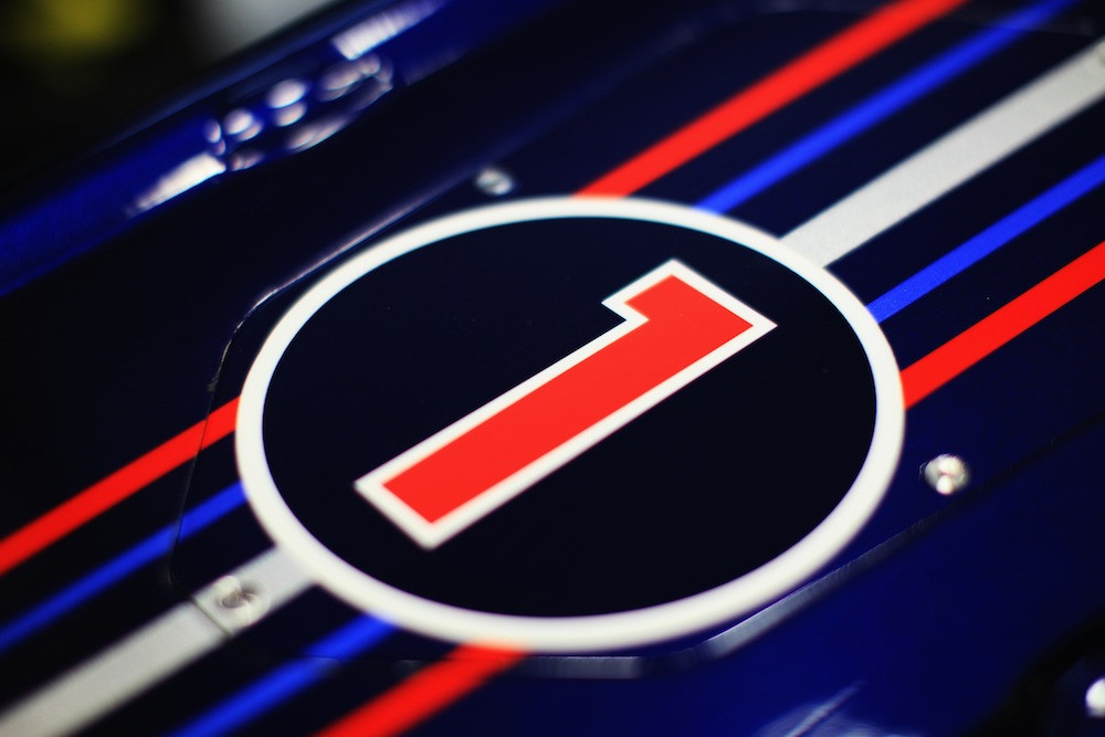 L. Hamiltonas: „Red Bull“ - tik gėrimų kompanija