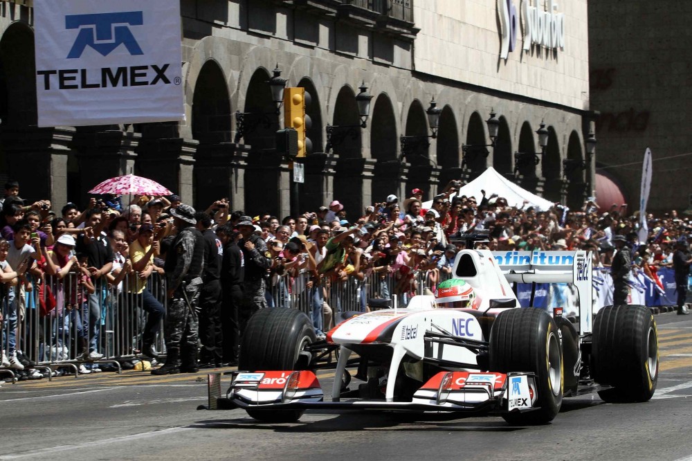 S. Perezas ir „Sauber“ surengė šou Meksikoje