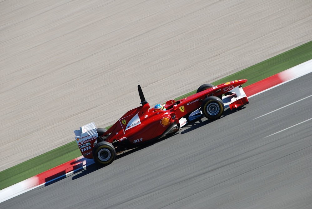 „Ferrari“ įdiegė naują išmetimo sistemą