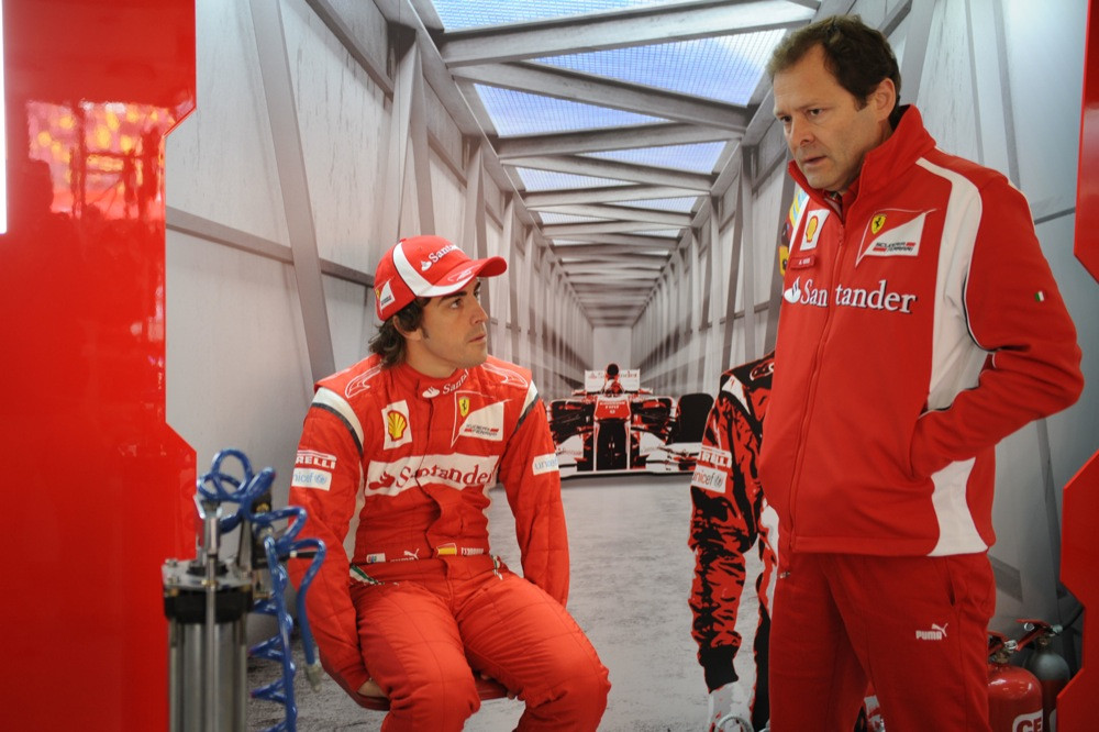 „Ferrari“: galinio sparno draudimas – nedidelė bėda