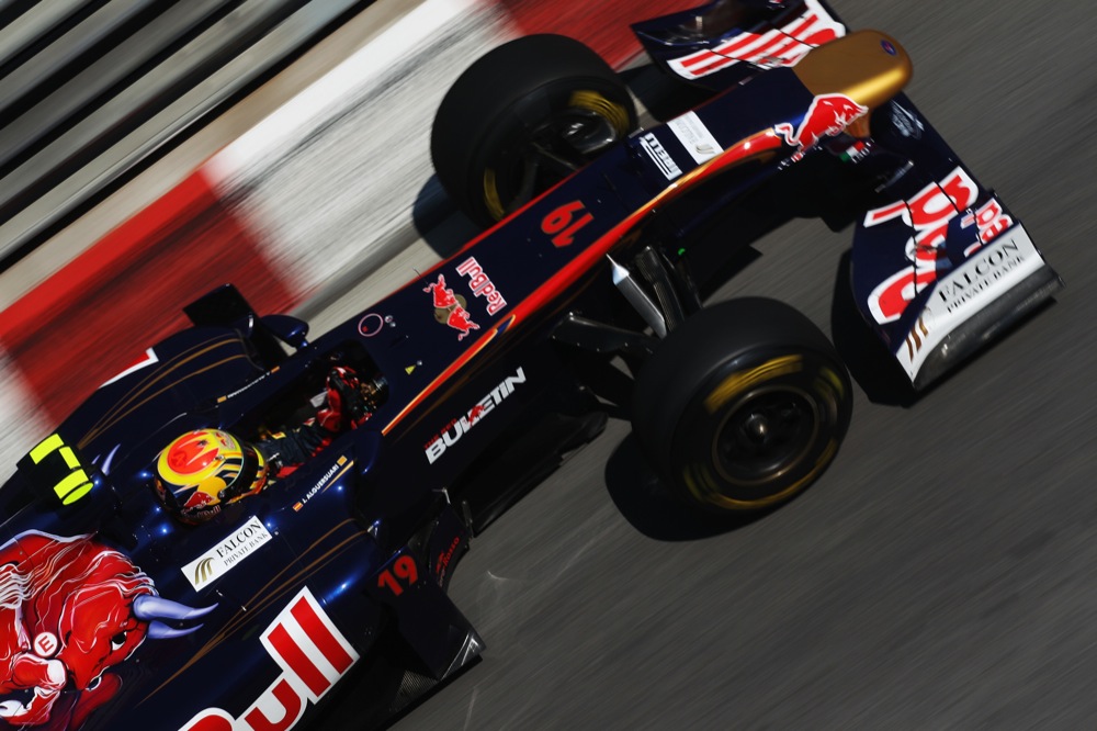 L. Hamiltonas: „Toro Rosso“ padeda „Red Bull“