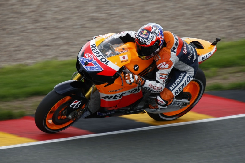 MotoGP. Dar viena C. Stonerio „pole“ pozicija