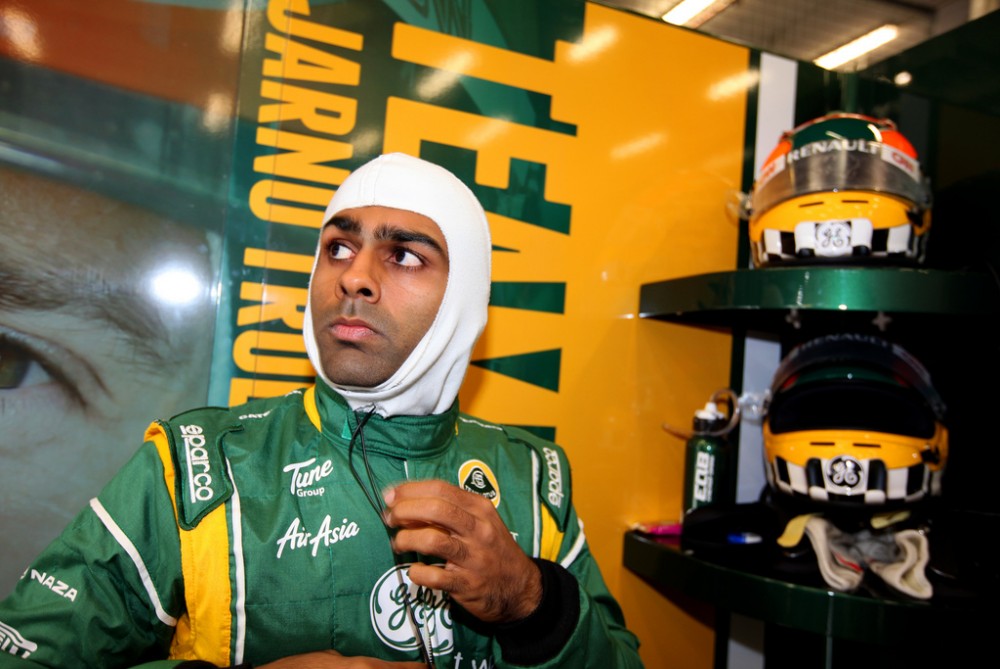 K. Chandhokas treniruotėse išmėgins „Lotus“ bolidą