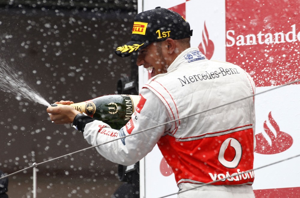 L. Hamiltonas neatmeta galimybės atstovauti „Ferrari“