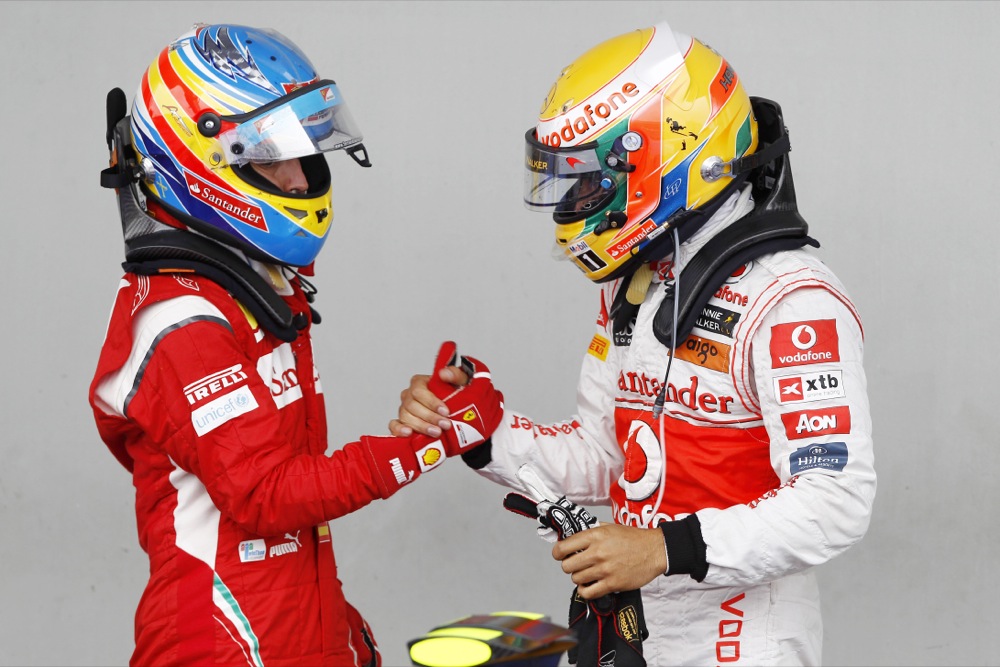F. Alonso priimtų L. Hamiltoną į „Ferrari“