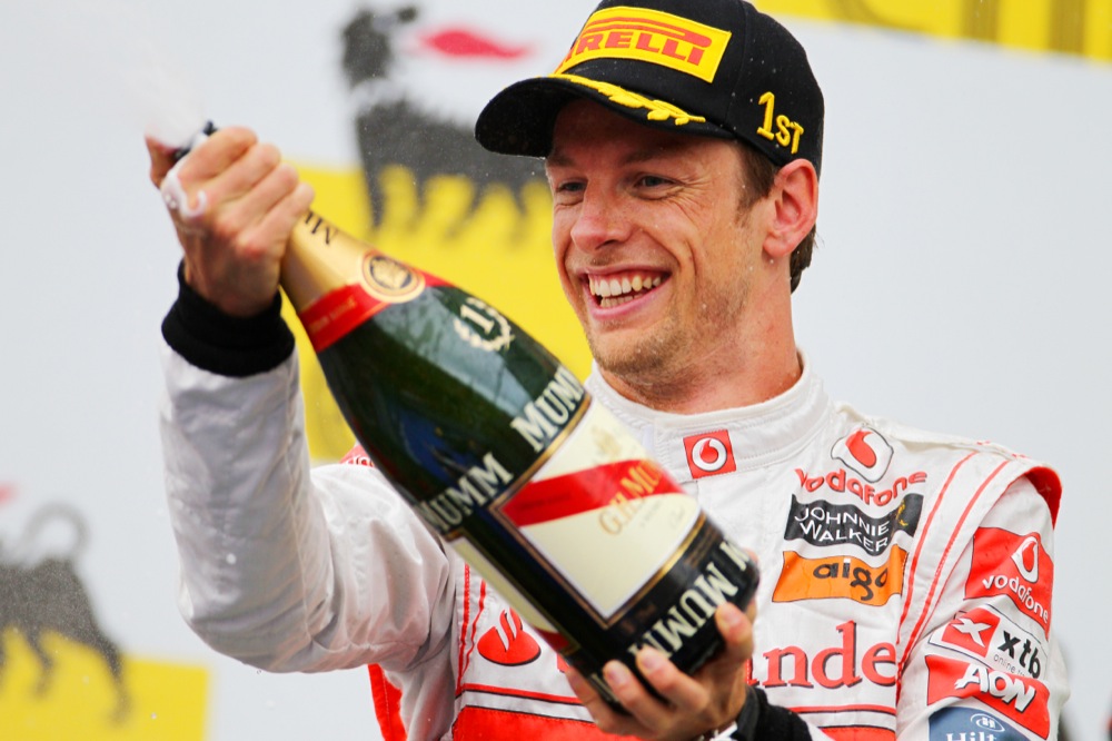 „Mumm“ šampanas išeina iš „Formulės-1“