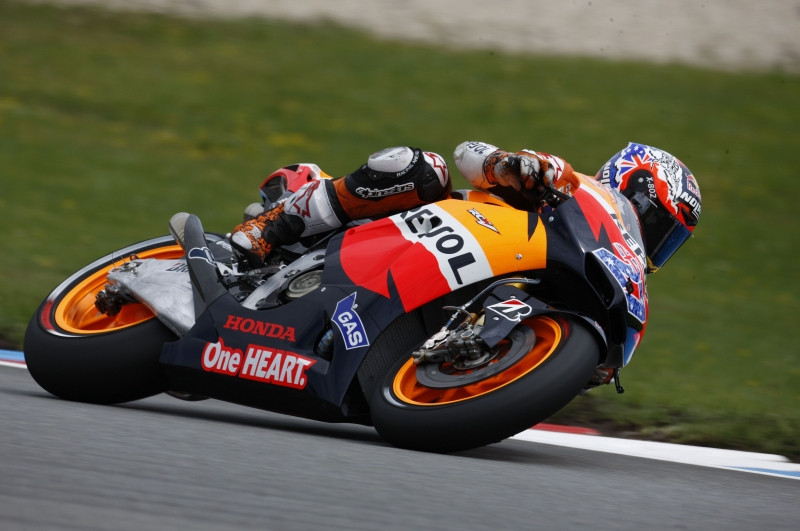 MotoGP. Čekijoje dar viena C. Stonerio pergalė