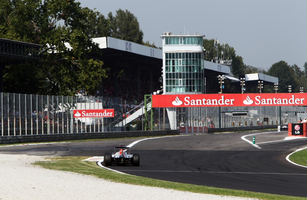 B. Ecclestone‘as: Monzos ateitis F-1 nėra saugi