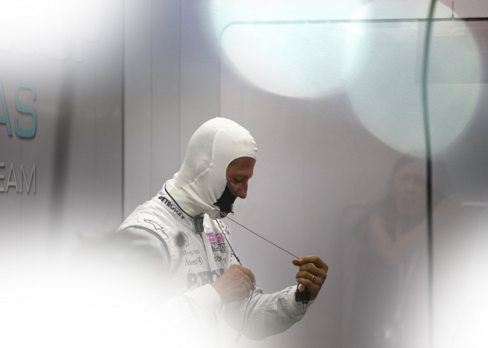 M. Schumacheriui – bauda už netaisyklingą įvažiavimą į boksus