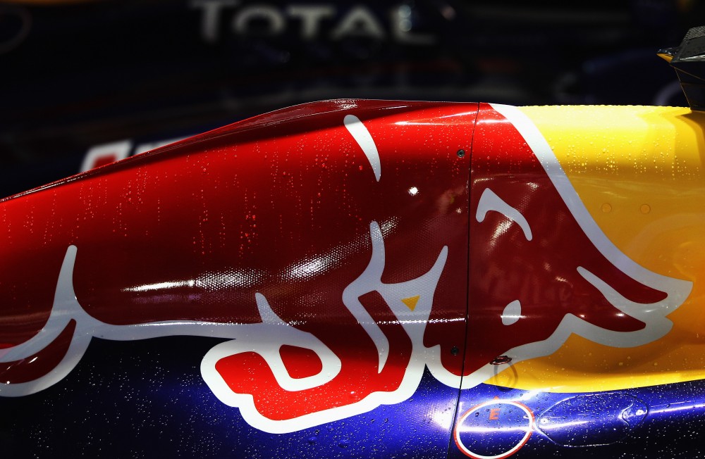 „Red Bull“ viliasi pagaliau laimėti Kanadoje