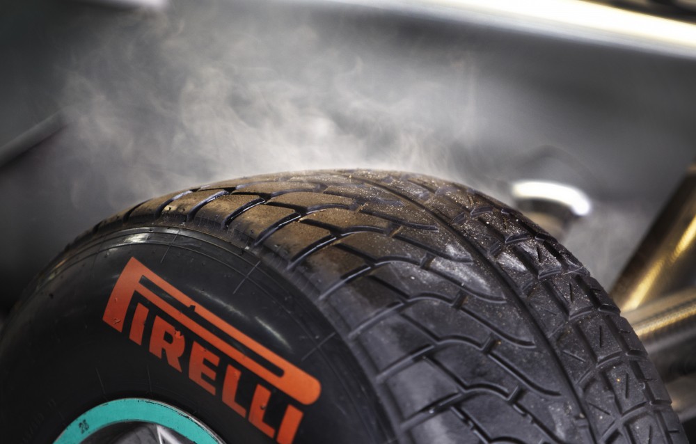 „Pirelli“ suteiks progą išmėginti 2012 m. padangas